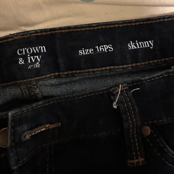 Crown & Ivy skinny jeans size 16PS (petite) - Picture 3 of 4